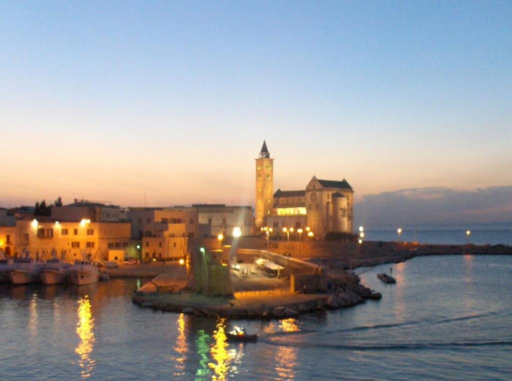 Travel&Living Hotell Trani Eksteriør bilde